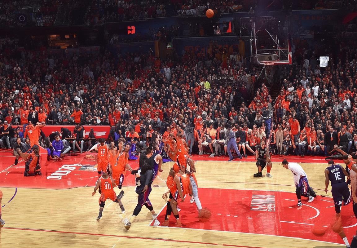 2017年NBA火箭快船巅峰对决：经典战