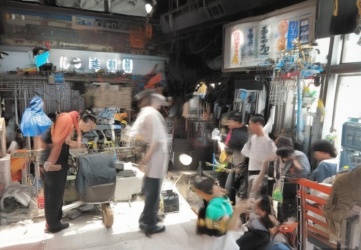 广东篮球联赛巅峰对决：精彩赛事回顾与解析(图2)