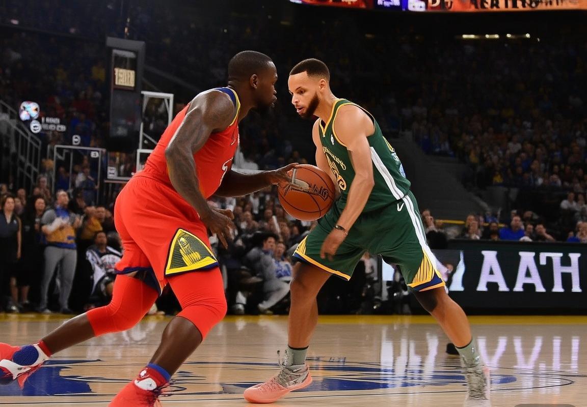 勇士逆转开拓者，库里杜兰特率队半场领先15分